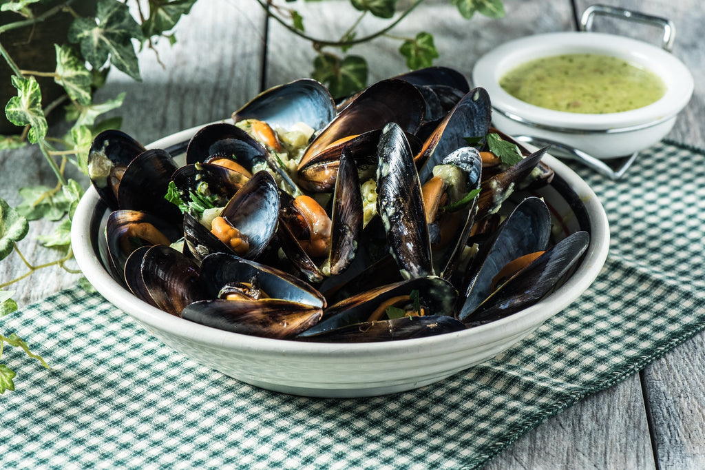 Keto Mussels in Basil Cream Sauce