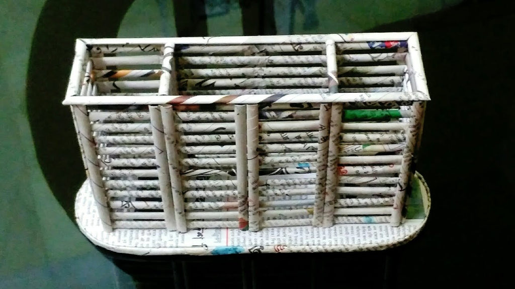 How to make a Newspaper Pen /Pencil / Spoon Holder / Kitchen Organizer