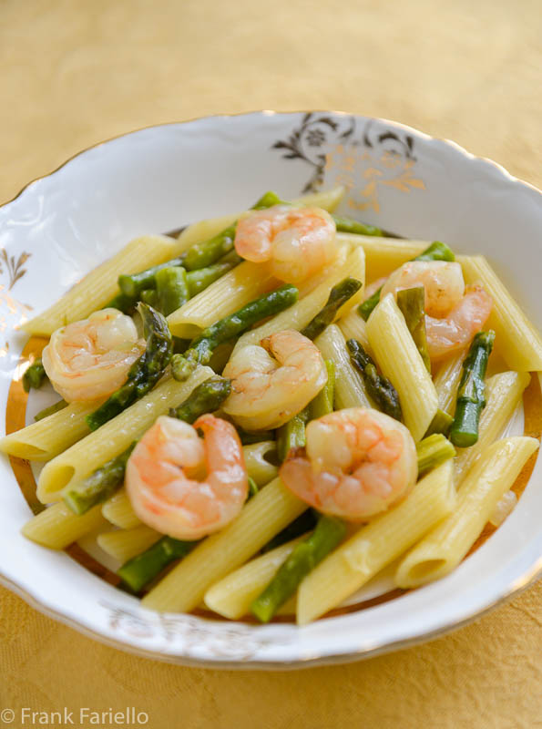 Pasta con asparagi e gamberi