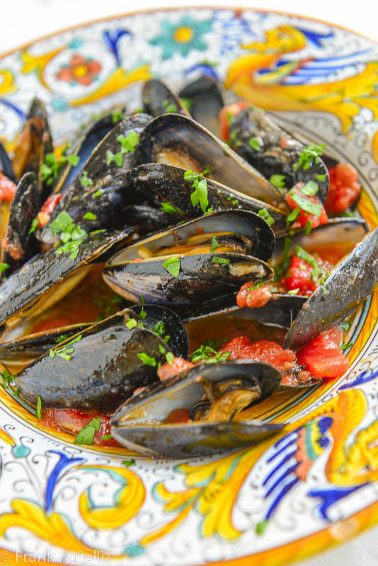 Cozze alla tarantina (Mussels Taranto Style)