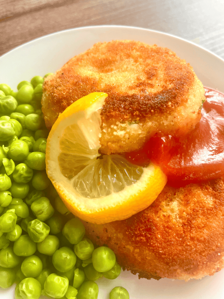 Fresh Salmon Fishcakes {Super Easy}