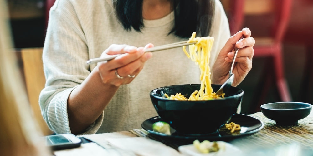 How to Use Chopsticks: Avoid Killing Everyones Appetite With These 9 Useful Tips